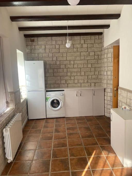 Agradable Casa Con Chimenea Interior Y Barbacoa. Villa Graja de Iniesta Dış mekan fotoğraf